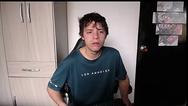 Snapshot of Santiago_kiler chatting on 12/22/25, 03:56 Santiago kiler online show from 12/22/25, 03:56