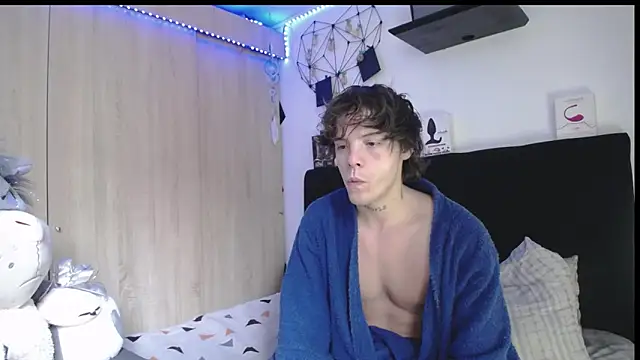 Snapshot of Santiago_kiler chatting on 04/21/26, 01:39 Santiago kiler online show from 04/21/26, 01:39