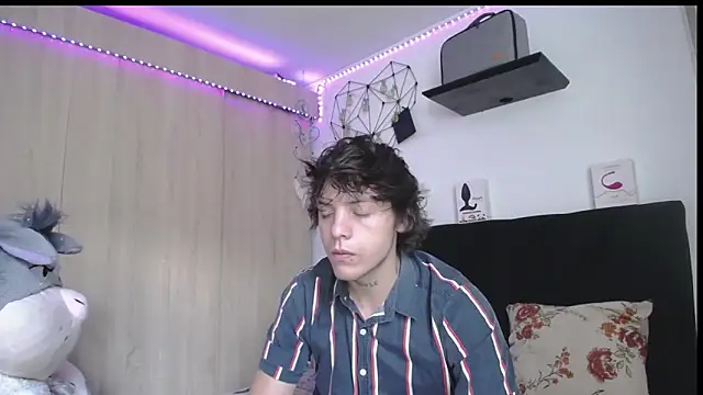 Santiago kiler online show from 04/07/26, 02:08