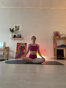 LeyaJohnson online show from 04/26/26, 01:19