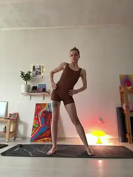 LeyaJohnson online show from 04/22/26, 12:12