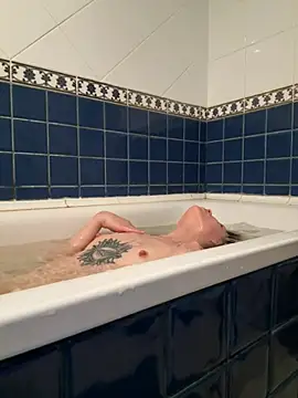 LeyaJohnson online show from 04/18/26, 12:40