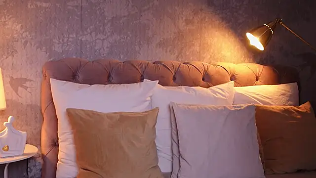 AngelaFay online show from 03/17/25, 06:18