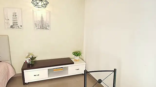 Sassy--Girl online show from 11/21/25, 06:18