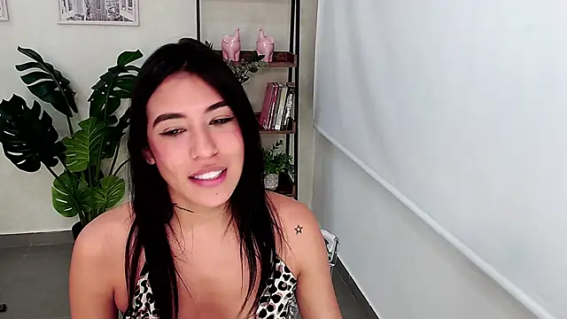 Snapshot of Sassy--Girl chatting on 02/19/25, 12:14 Sassy--Girl online show from 02/19/25, 12:14