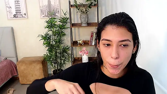 Snapshot of Sassy--Girl chatting on 02/14/25, 06:51 Sassy--Girl online show from 02/14/25, 06:51