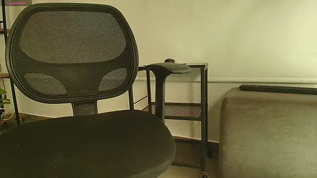 Sassy--Girl online show from 04/13/26, 06:23