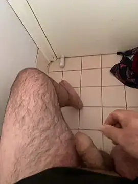 Snapshot of hairysmallcockguy chatting on 12/09/24, 05:18 hairysmallcockguy online show from 12/09/24, 05:18