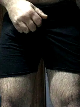 Snapshot of hairysmallcockguy chatting on 09/18/25, 12:30 hairysmallcockguy online show from 09/18/25, 12:30