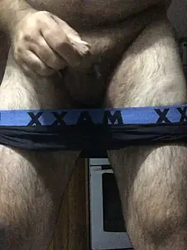 Snapshot of hairysmallcockguy chatting on 02/20/25, 12:04 hairysmallcockguy online show from 02/20/25, 12:04