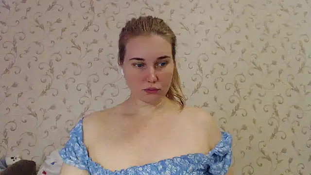 Snapshot of mmmPinUpGirl chatting on 09/14/25, 10:26 mmmPinUpGirl online show from 09/14/25, 10:26