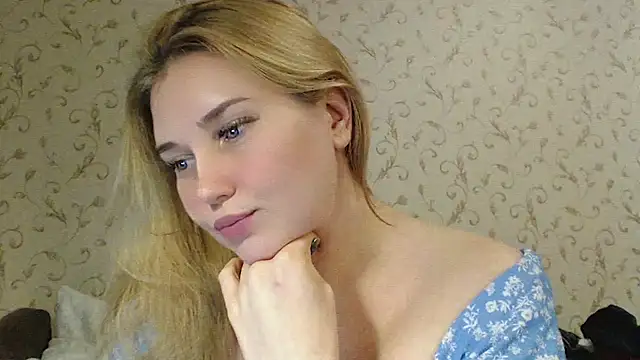 Snapshot of mmmPinUpGirl chatting on 01/19/25, 01:53 mmmPinUpGirl online show from 01/19/25, 01:53