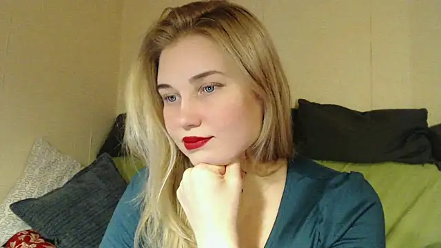 Snapshot of mmmPinUpGirl chatting on 10/08/25, 05:57 mmmPinUpGirl online show from 10/08/25, 05:57