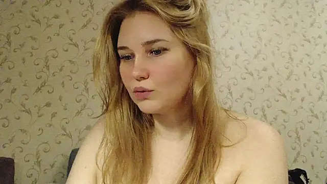 Snapshot of mmmPinUpGirl chatting on 01/22/25, 11:21 mmmPinUpGirl online show from 01/22/25, 11:21