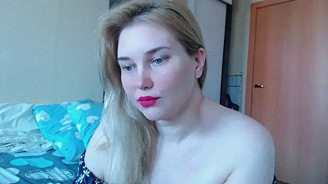 Snapshot of mmmPinUpGirl chatting on 06/21/26, 09:59 mmmPinUpGirl online show from 06/21/26, 09:59
