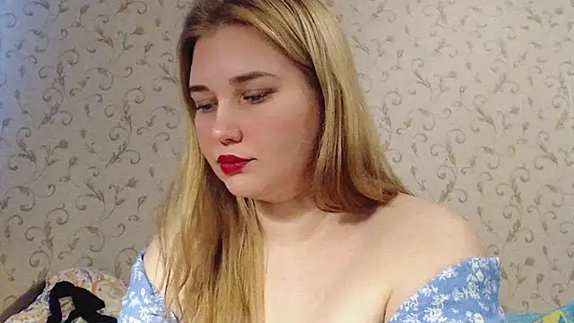 Snapshot of mmmPinUpGirl chatting on 02/03/25, 08:35 mmmPinUpGirl online show from 02/03/25, 08:35