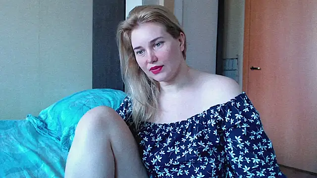 Snapshot of mmmPinUpGirl chatting on 06/30/26, 08:14 mmmPinUpGirl online show from 06/30/26, 08:14
