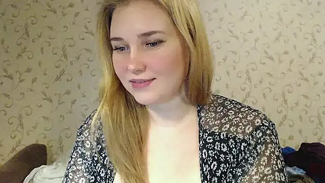 Snapshot of mmmPinUpGirl chatting on 01/18/25, 10:39 mmmPinUpGirl online show from 01/18/25, 10:39