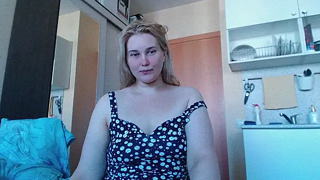 Snapshot of mmmPinUpGirl chatting on 07/16/26, 08:00 mmmPinUpGirl online show from 07/16/26, 08:00