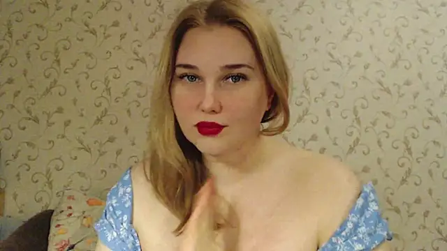 Snapshot of mmmPinUpGirl chatting on 03/19/25, 08:43 mmmPinUpGirl online show from 03/19/25, 08:43