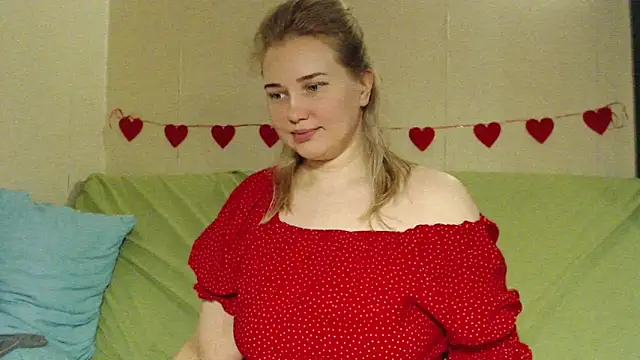 Snapshot of mmmPinUpGirl chatting on 04/25/26, 11:13 mmmPinUpGirl online show from 04/25/26, 11:13
