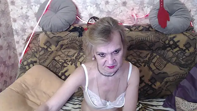 Snapshot of MissBekker chatting on 09/16/25, 07:04 MissBekker online show from 09/16/25, 07:04
