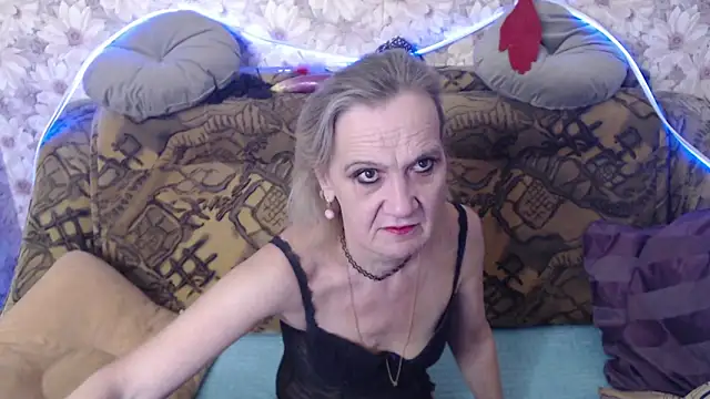 MissBekker online show from 11/23/25, 01:15