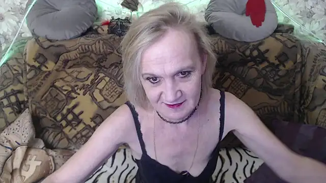 Snapshot of MissBekker chatting on 01/10/25, 08:29 MissBekker online show from 01/10/25, 08:29