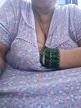 Snapshot of Kavya_XX chatting on 05/05/26, 05:32 Kavya XX online show from 05/05/26, 05:32