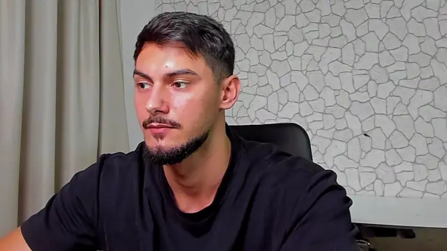 Snapshot of ClintMasters chatting on 11/20/25, 07:53 ClintMasters online show from 11/20/25, 07:53