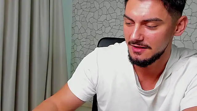 Snapshot of ClintMasters chatting on 11/28/25, 06:46 ClintMasters online show from 11/28/25, 06:46