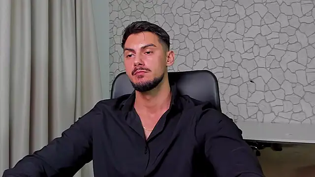 Snapshot of ClintMasters chatting on 11/29/25, 05:40 ClintMasters online show from 11/29/25, 05:40