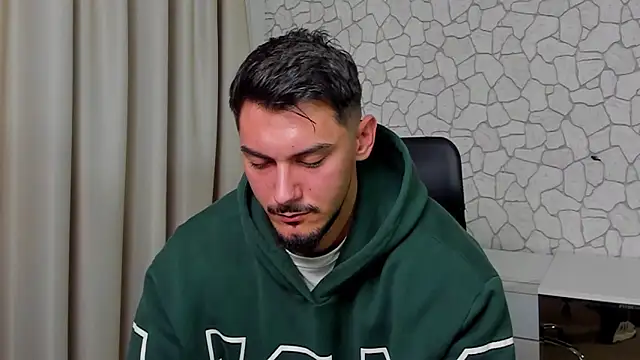 Snapshot of ClintMasters chatting on 11/06/25, 06:28 ClintMasters online show from 11/06/25, 06:28