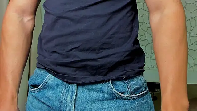 Snapshot of ClintMasters chatting on 11/14/25, 06:28 ClintMasters online show from 11/14/25, 06:28