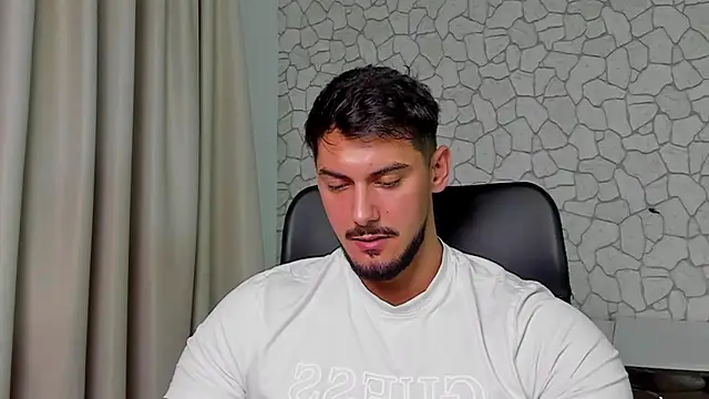 Snapshot of ClintMasters chatting on 12/04/25, 06:01 ClintMasters online show from 12/04/25, 06:01