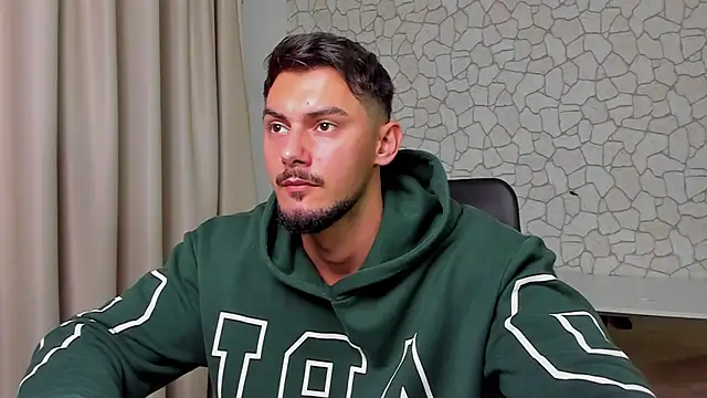 Snapshot of ClintMasters chatting on 11/13/25, 04:38 ClintMasters online show from 11/13/25, 04:38