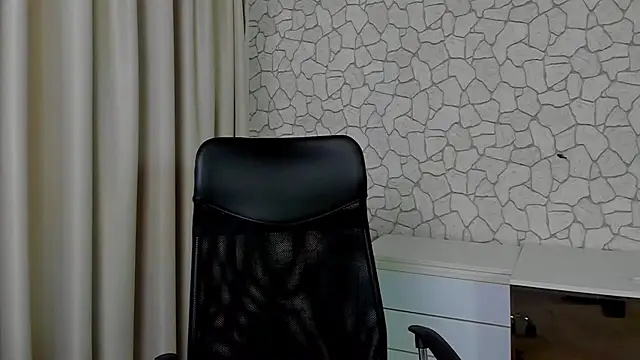 Snapshot of ClintMasters chatting on 10/20/25, 05:42 ClintMasters online show from 10/20/25, 05:42