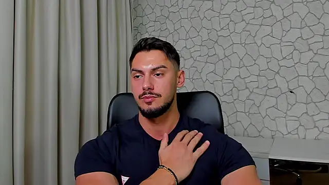 Snapshot of ClintMasters chatting on 10/17/25, 04:49 ClintMasters online show from 10/17/25, 04:49