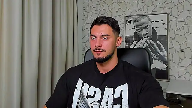 Snapshot of ClintMasters chatting on 10/26/25, 06:25 ClintMasters online show from 10/26/25, 06:25