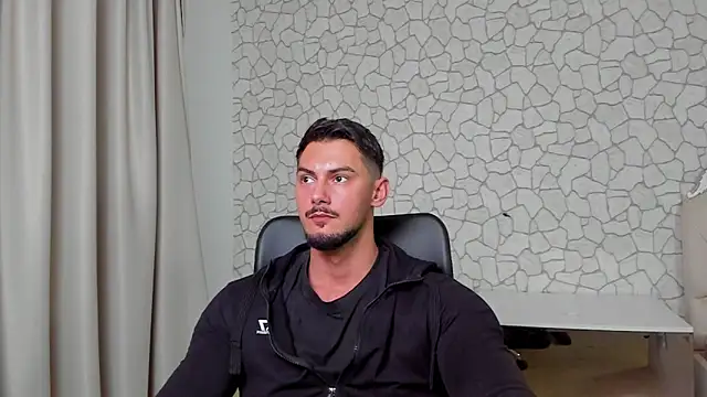 Snapshot of ClintMasters chatting on 11/12/25, 05:33 ClintMasters online show from 11/12/25, 05:33