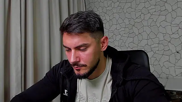 Snapshot of ClintMasters chatting on 10/19/25, 05:21 ClintMasters online show from 10/19/25, 05:21