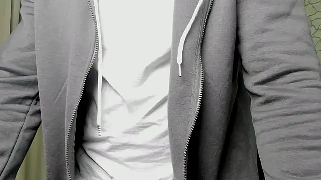 Snapshot of ClintMasters chatting on 12/15/25, 05:57 ClintMasters online show from 12/15/25, 05:57