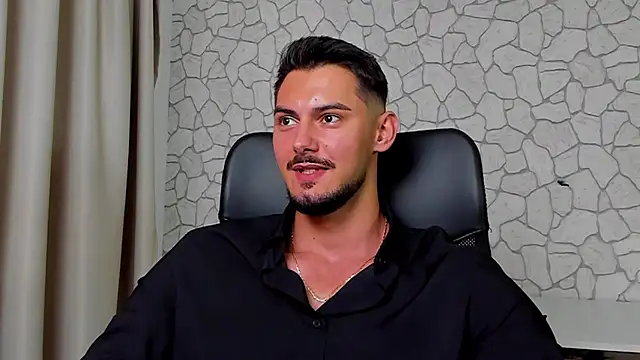 Snapshot of ClintMasters chatting on 09/19/25, 05:22 ClintMasters online show from 09/19/25, 05:22