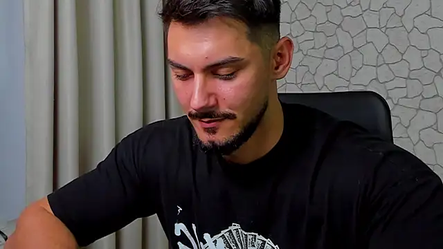 Snapshot of ClintMasters chatting on 10/04/25, 04:25 ClintMasters online show from 10/04/25, 04:25