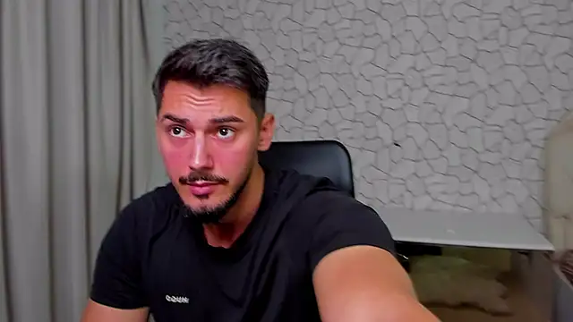 Snapshot of ClintMasters chatting on 10/09/25, 04:24 ClintMasters online show from 10/09/25, 04:24