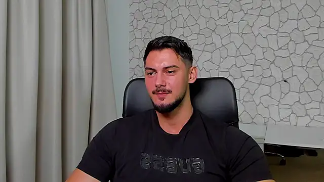 Snapshot of ClintMasters chatting on 11/15/25, 06:39 ClintMasters online show from 11/15/25, 06:39