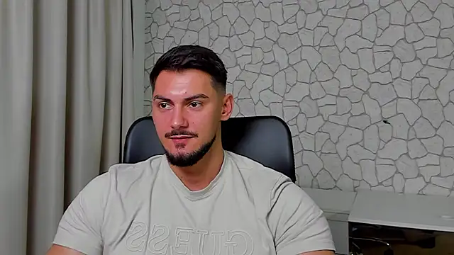 Snapshot of ClintMasters chatting on 10/23/25, 05:28 ClintMasters online show from 10/23/25, 05:28