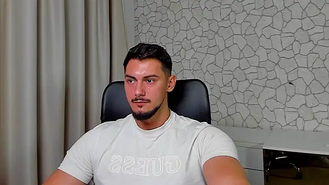 Snapshot of ClintMasters chatting on 11/04/25, 05:44 ClintMasters online show from 11/04/25, 05:44