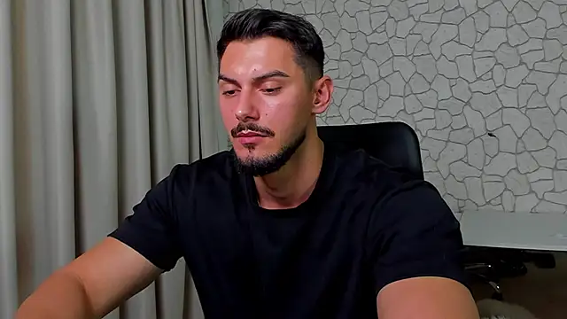 Snapshot of ClintMasters chatting on 10/08/25, 04:25 ClintMasters online show from 10/08/25, 04:25