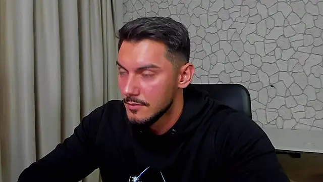 Snapshot of ClintMasters chatting on 10/12/25, 04:25 ClintMasters online show from 10/12/25, 04:25